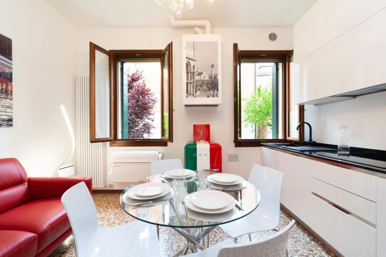 Just Urban - Castello 5067 Boutique * Venedig